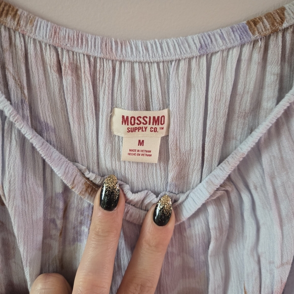 Floral Women's Top with Lace Trim - Picture 3 of 5